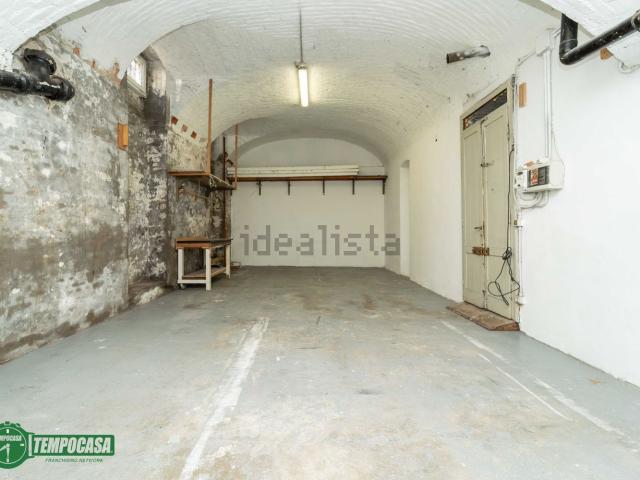 Capannone in vendita di 65 m² in Via Plinio, 35