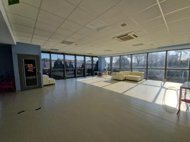 Capannone in vendita di 660 m² in Via Malva Sud, 14