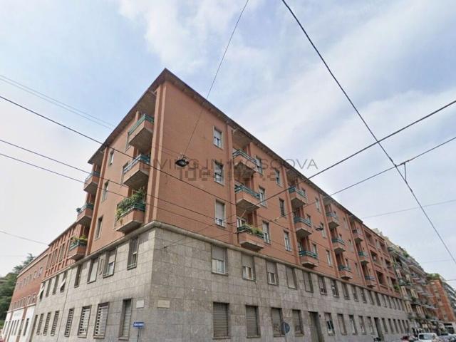 Capannone in vendita di 66 m² in Via degli Imbriani, 39