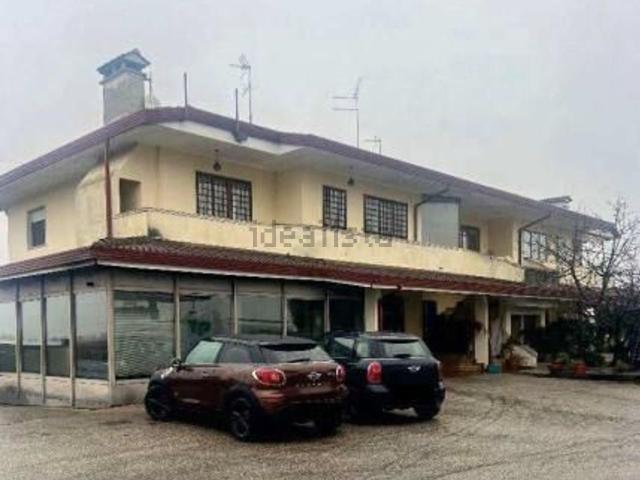 Capannone in vendita di 672 m² in Via A. Venudo, 60