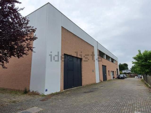 Capannone in vendita di 680 m²