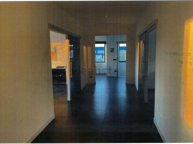Capannone in vendita di 680 m²