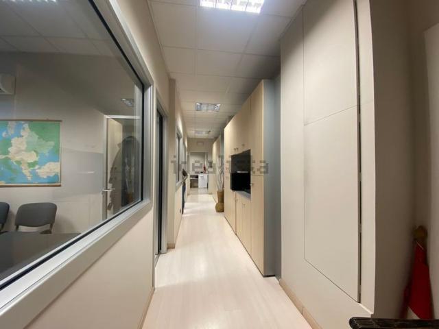 Capannone in vendita di 680 m² in Via Giuseppe Mejo Voltolina, 11