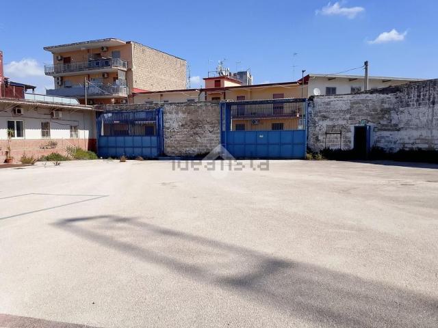 Capannone in vendita di 680 m² in Via Riccardo Pascale, 13
