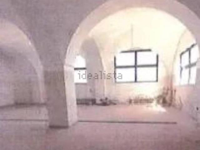 Capannone in vendita di 680 m² in Contrada Fragnito