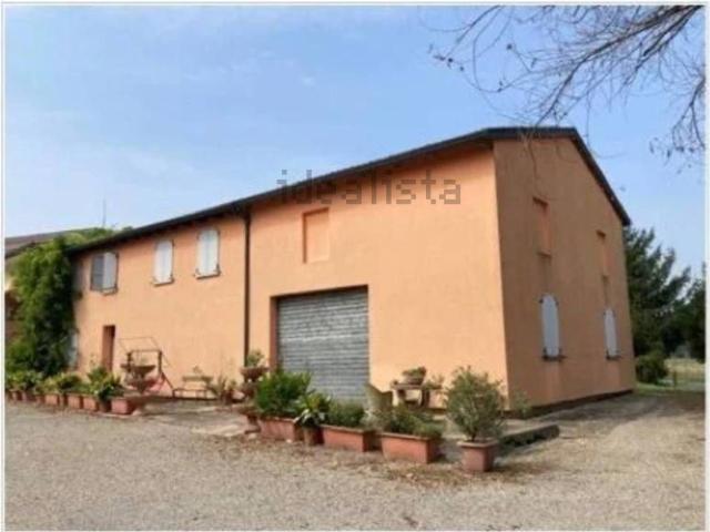 Capannone in vendita di 687 m² in Via A. Vandini, 461