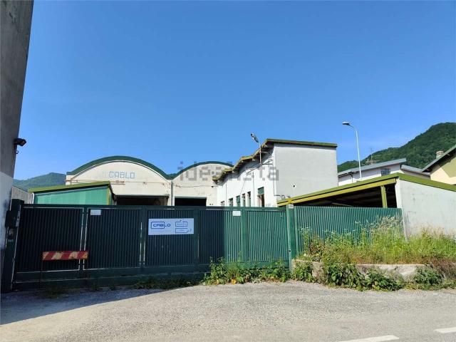 Capannone in vendita di 700 m²