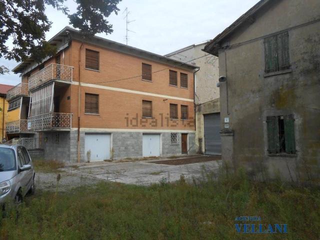 Capannone in vendita di 700 m²