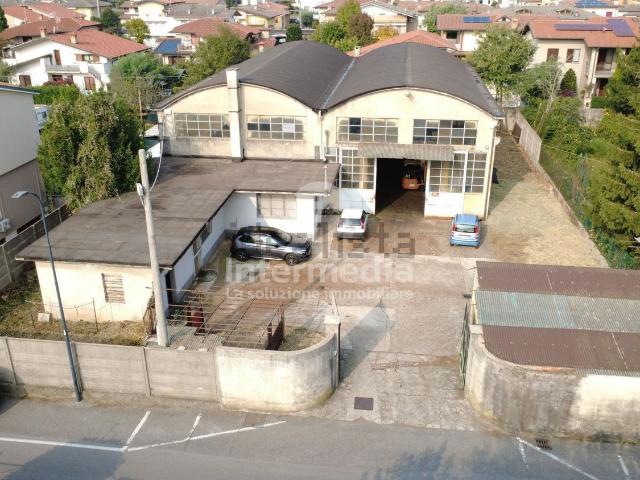 Capannone in vendita di 700 m²