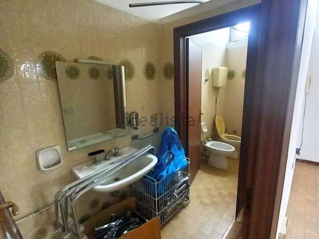 Capannone in vendita di 700 m²