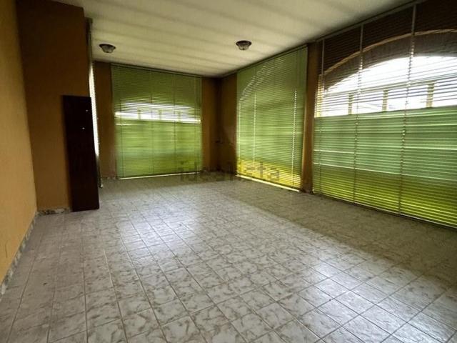 Capannone in vendita di 700 m² in Via A. Nonis, 7