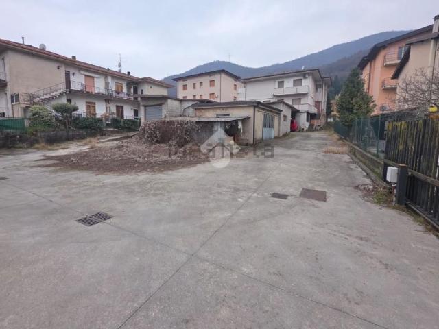 Capannone in vendita di 700 m²