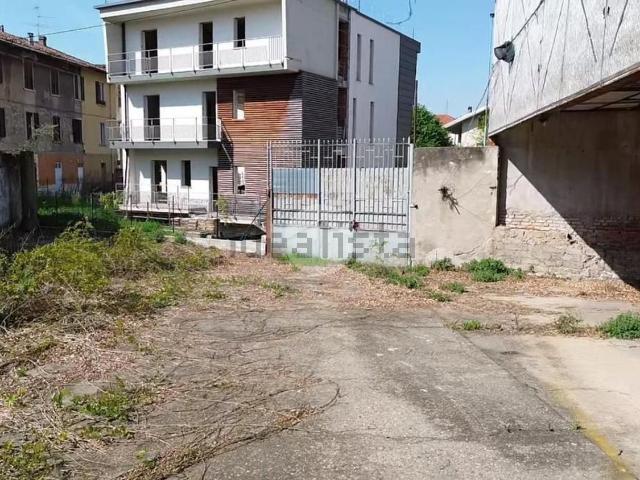 Capannone in vendita di 700 m² in Via Zanica