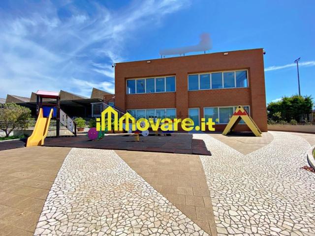 Capannone in vendita di 709 m² in Via Giovanni Battista Pirelli, 100