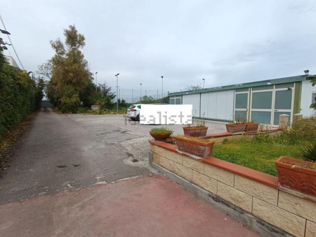 Capannone in vendita di 720 m²
