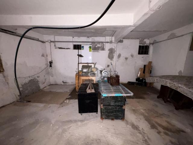 Capannone in vendita di 77 m² in Via San Giovanni d&apos Acri, 35