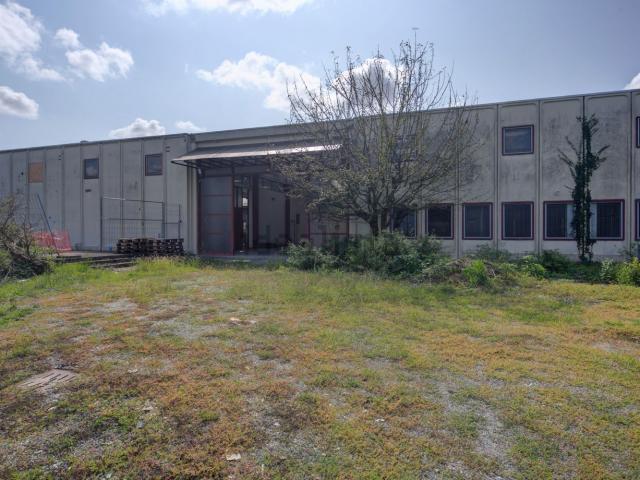 Capannone in vendita di 7483 m² in Strada Biandrate, 62