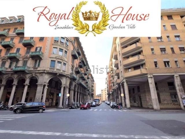 Capannone in vendita di 756 m² in Via Tullio Molteni, 5