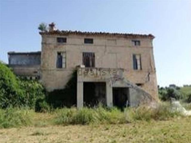 Capannone in vendita di 756 m² in Contrada Menocchia