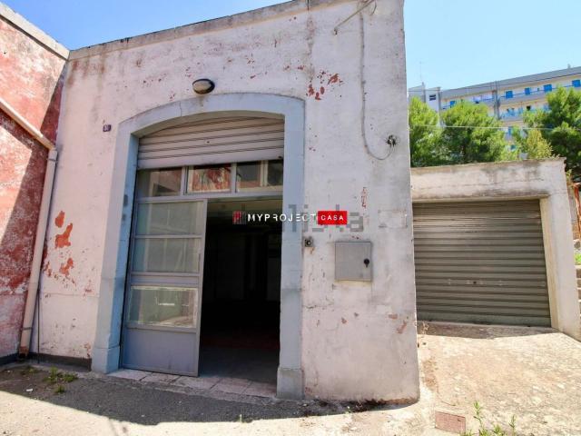 Capannone in vendita di 75 m² in Via Alberobello, 30