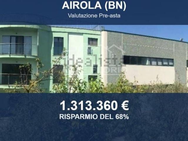 Capannone in vendita di 7670 m² in Via Fonna