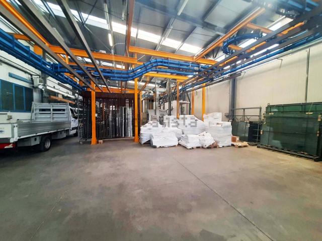 Capannone in vendita di 7689 m² in Via San Silvestro, 25