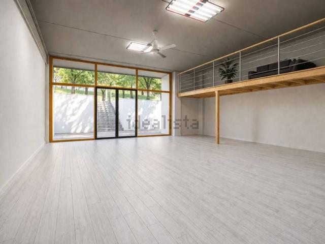Capannone in vendita di 76 m² in Via Pietro Nenni