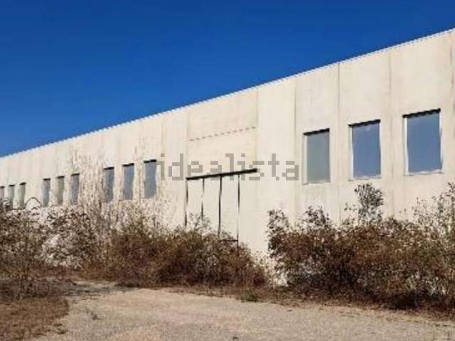 Capannone in vendita di 7700 m² in Piazza Marconi, 4