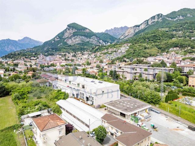 Capannone in vendita di 775 m² in Via Padri Serviti, 13