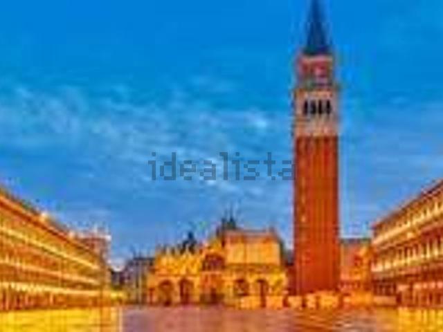 Capannone in vendita di 7800 m² in Calle San Bernardo