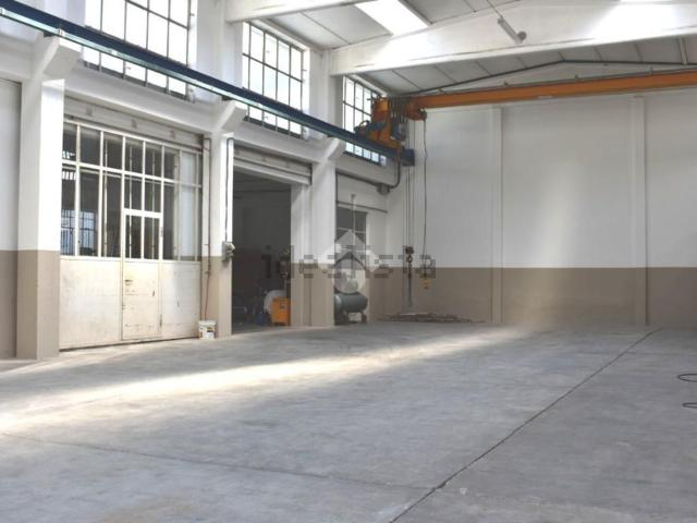 Capannone in vendita di 790 m² in Piazza delle Nazioni, 4