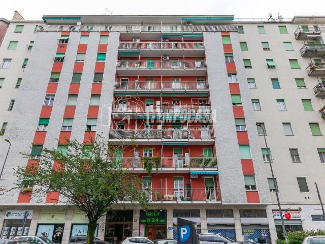 Capannone in vendita di 79 m² in Via Edolo, 44