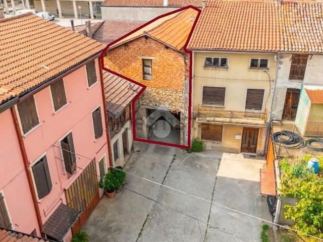 Capannone in vendita di 79 m² in Via Roma