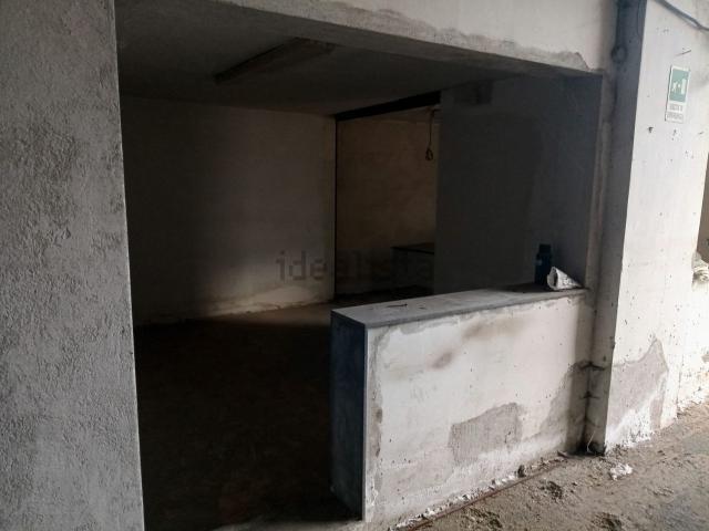 Capannone in vendita di 800 m² in Via Salvatore Vigo