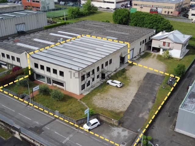 Capannone in vendita di 800 m² in Via Rostoncello, 13