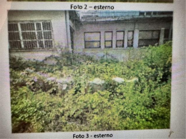 Capannone in vendita di 8023 m² in Via Verbano, 154