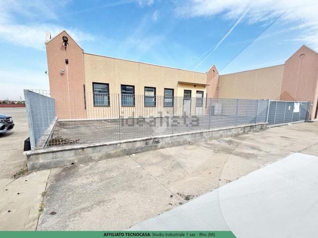 Capannone in vendita di 810 m² in Via Castellazzo, 29