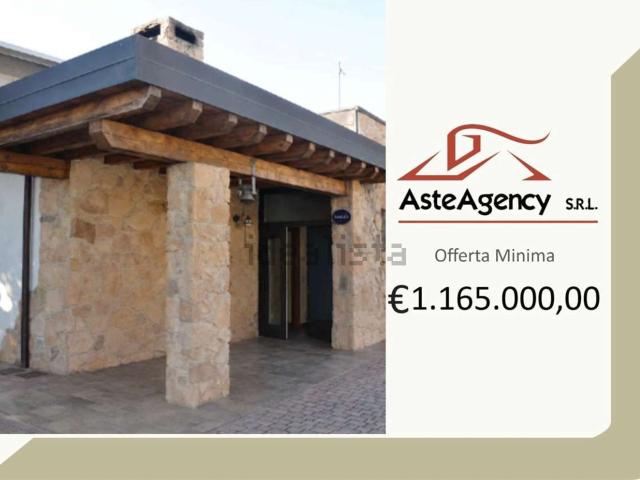 Capannone in vendita di 818 m² in Via Vittorio Alfieri, 43