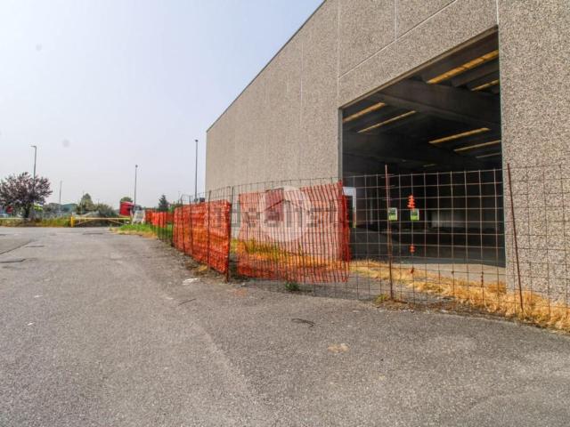 Capannone in vendita di 825 m² in Strada Provinciale 181