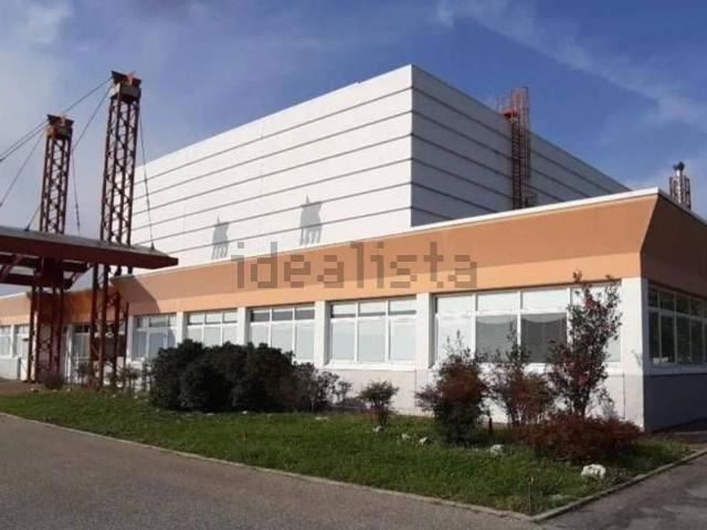 Capannone in vendita di 83242 m² in Via Trino, 230