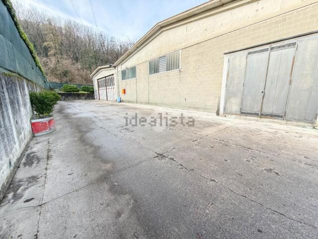 Capannone in vendita di 840 m² in Via Resempiano, 18