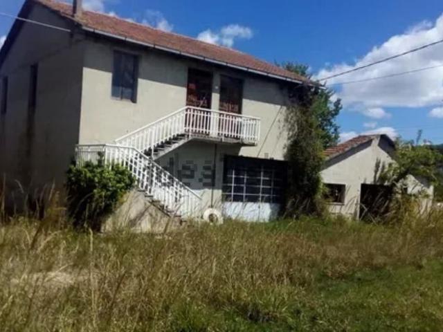 Capannone in vendita di 840 m² in Via Virgil Grissom, 5