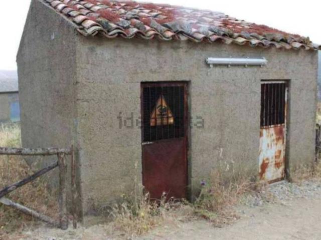 Capannone in vendita di 840 m² in Strada Senza Nome
