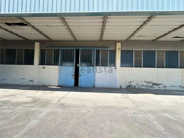 Capannone in vendita di 850 m²
