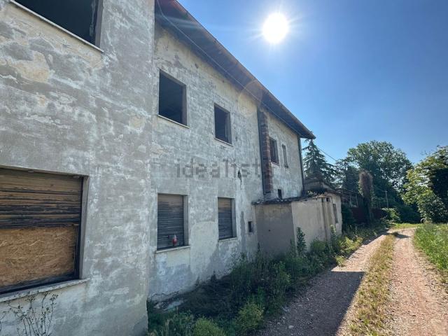 Capannone in vendita di 850 m² in Piazza del Popolo, 56