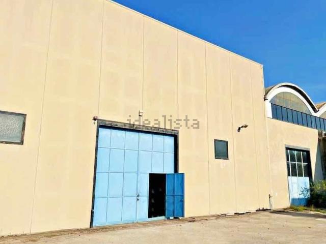 Capannone in vendita di 8520 m²