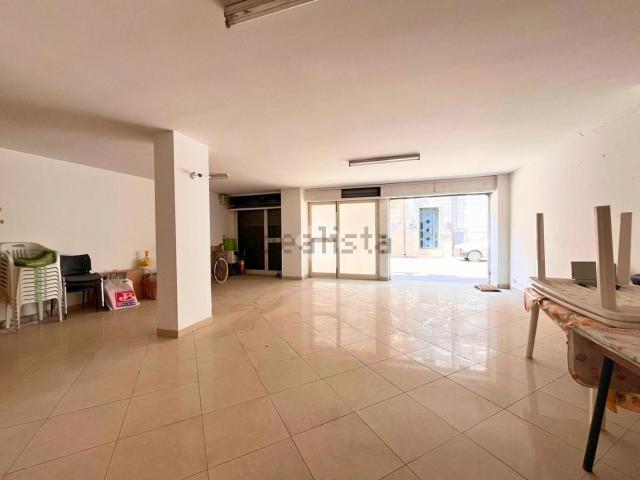 Capannone in vendita di 85 m² in Via Calabria, 99