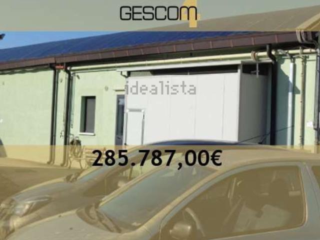 Capannone in vendita di 862 m² in Via dell&apos Isola