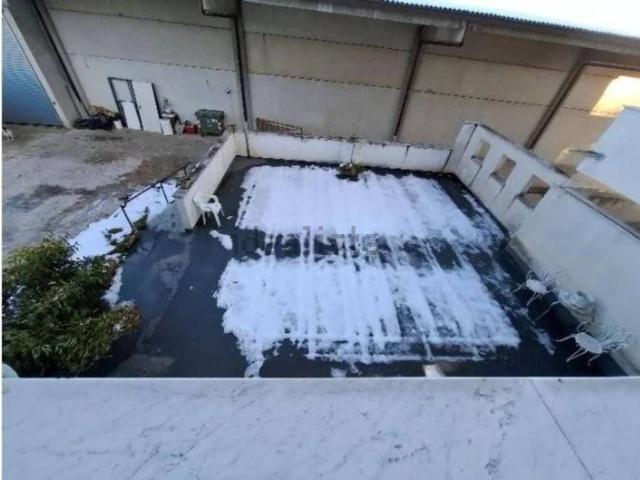 Capannone in vendita di 875 m² in Via Regione Colombero