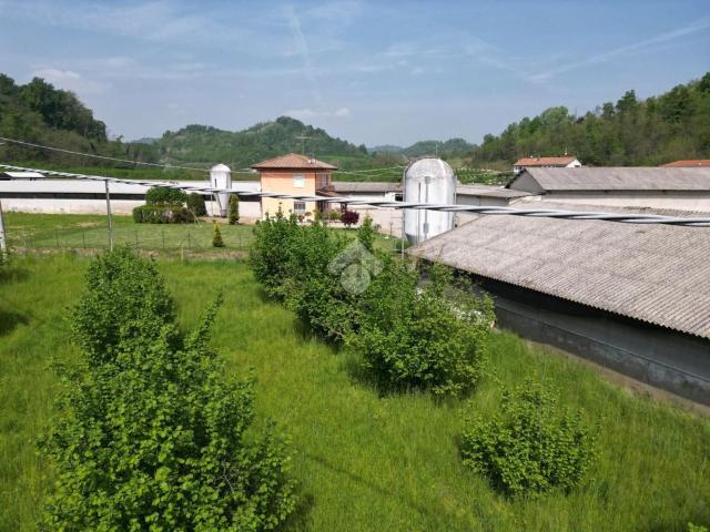 Capannone in vendita di 900 m²